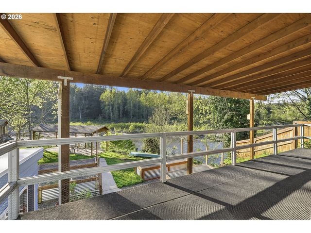 28236 HIST. COLUMBIA RIVER Hwy, Troutdale, OR 97060