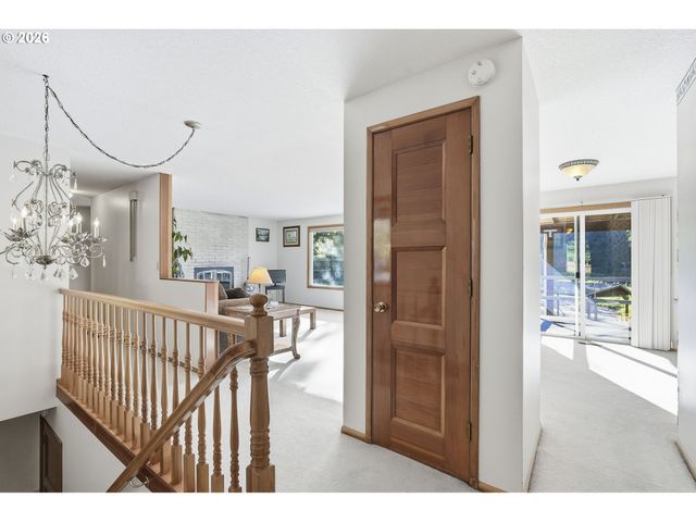 28236 HIST. COLUMBIA RIVER Hwy, Troutdale, OR 97060