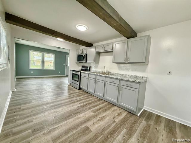 3336 Leta Avenue, Burton, MI 48529