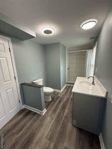 3336 Leta Avenue, Burton, MI 48529