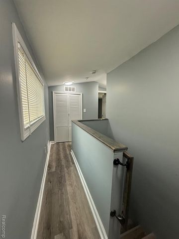 3336 Leta Avenue, Burton, MI 48529