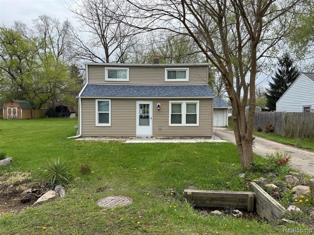 3336 Leta Avenue, Burton, MI 48529
