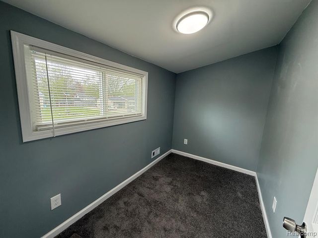 3336 Leta Avenue, Burton, MI 48529