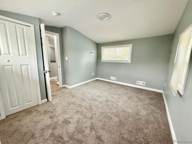 3336 Leta Avenue, Burton, MI 48529