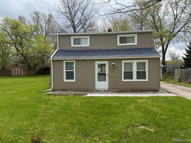 3336 Leta Avenue, Burton, MI 48529