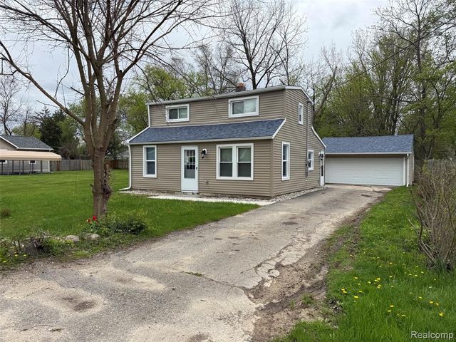 3336 Leta Avenue, Burton, MI 48529