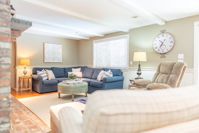 121 Salt Rock Rd, Barnstable, MA 02630