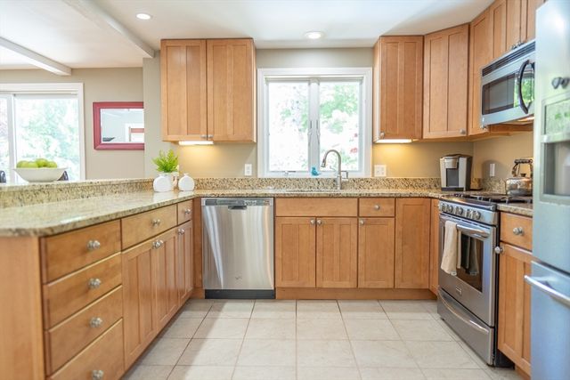 121 Salt Rock Rd, Barnstable, MA 02630