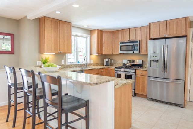 121 Salt Rock Rd, Barnstable, MA 02630