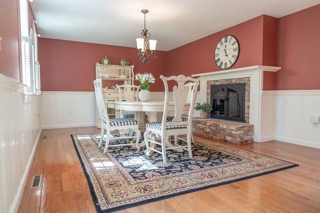 121 Salt Rock Rd, Barnstable, MA 02630
