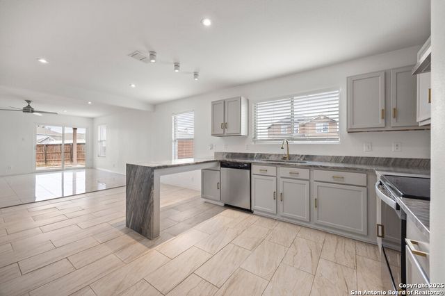 6103 AMHERST BAY, San Antonio, TX 78249