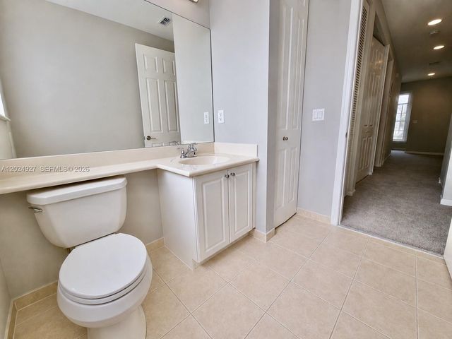 3909 White Peacock Ln, Coconut Creek, FL 33073