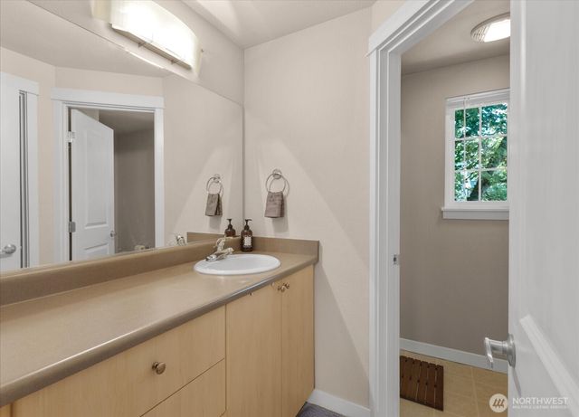 26027 106th Place SE #C302, Kent, WA 98030