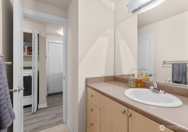 26027 106th Place SE #C302, Kent, WA 98030