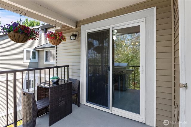 26027 106th Place SE #C302, Kent, WA 98030