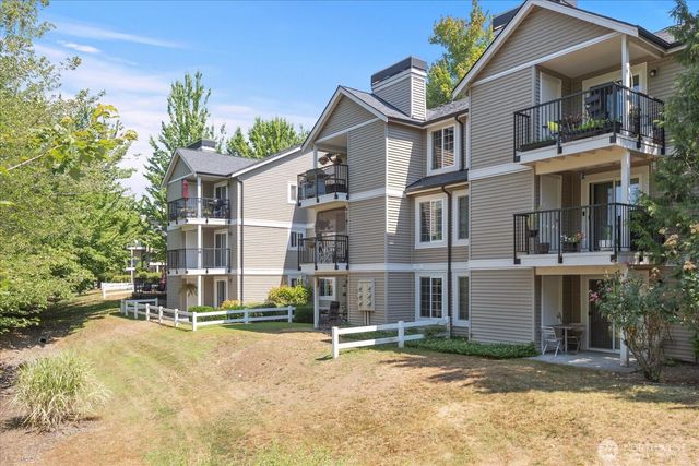 26027 106th Place SE #C302, Kent, WA 98030