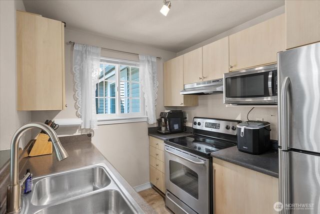 26027 106th Place SE #C302, Kent, WA 98030