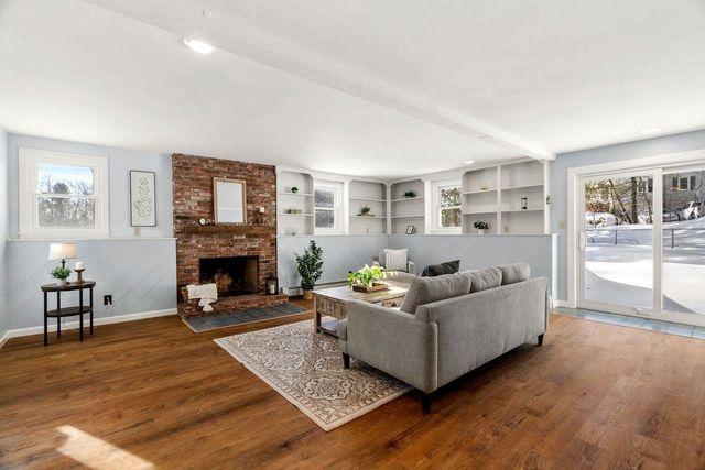 24 Beechwood Road, Hudson, NH 03051