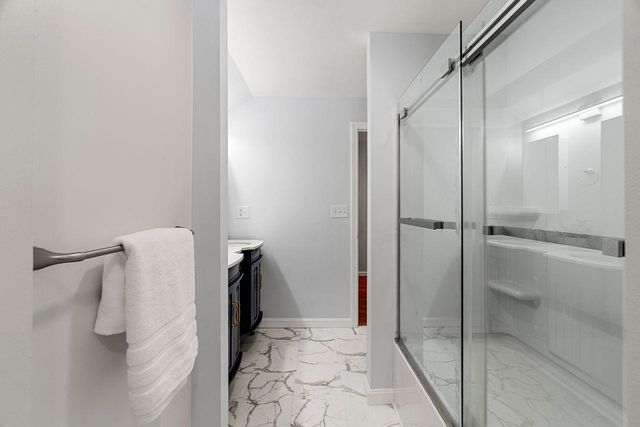 24 Beechwood Road, Hudson, NH 03051