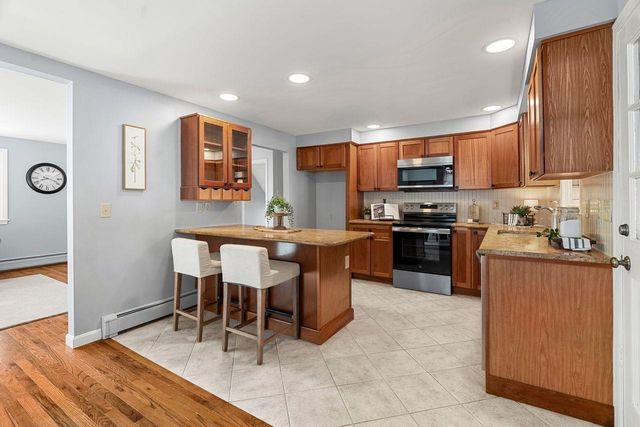 24 Beechwood Road, Hudson, NH 03051