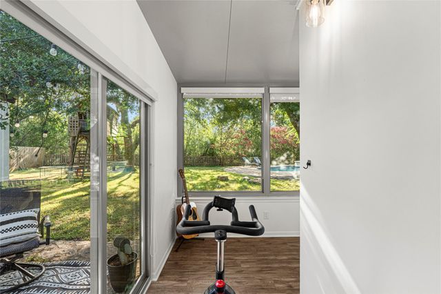 407 Canyon Wren DR, Buda, TX 78610