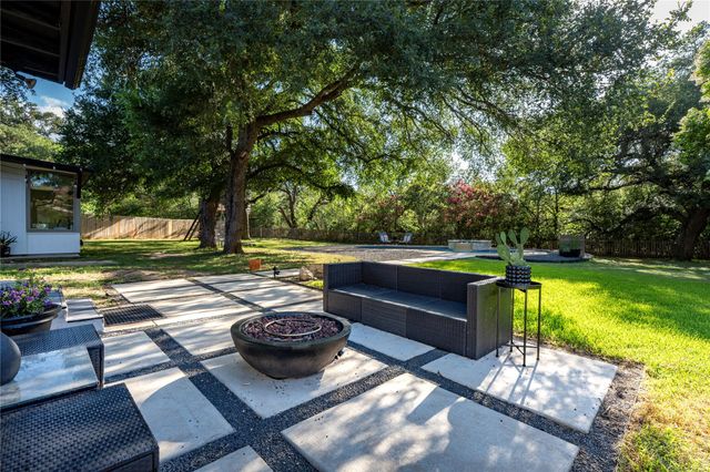 407 Canyon Wren DR, Buda, TX 78610
