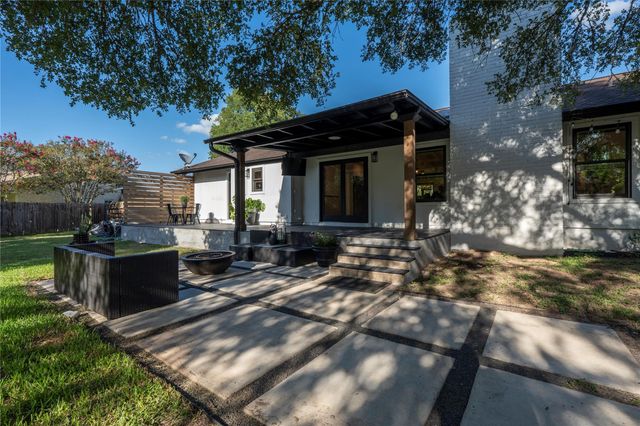 407 Canyon Wren DR, Buda, TX 78610