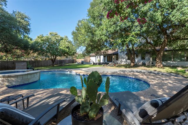 407 Canyon Wren DR, Buda, TX 78610