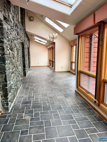 670 BABER LN, Scottsville, VA 24590