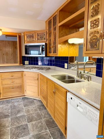 670 BABER LN, Scottsville, VA 24590