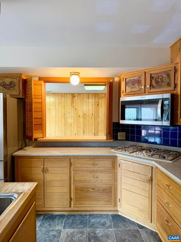 670 BABER LN, Scottsville, VA 24590