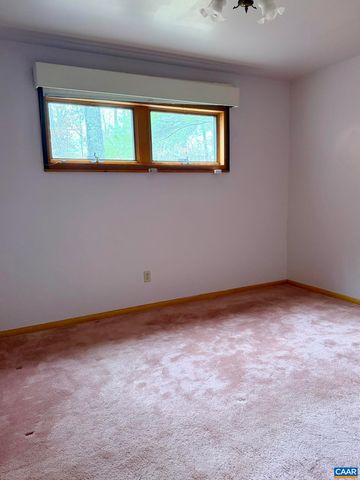 670 BABER LN, Scottsville, VA 24590