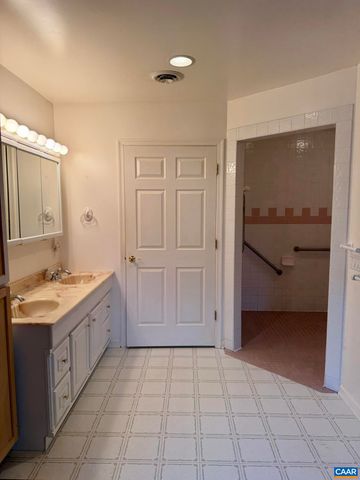 670 BABER LN, Scottsville, VA 24590