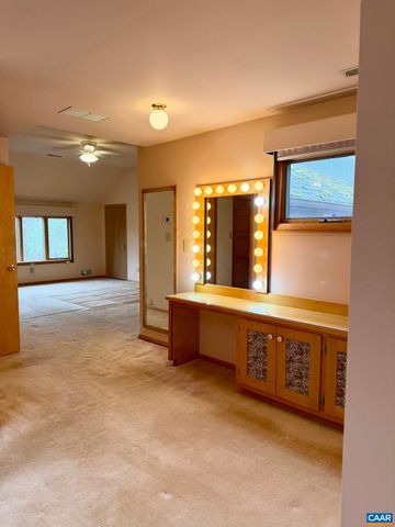 670 BABER LN, Scottsville, VA 24590