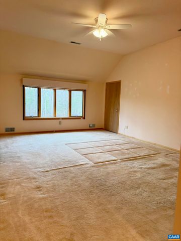 670 BABER LN, Scottsville, VA 24590