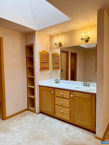 670 BABER LN, Scottsville, VA 24590