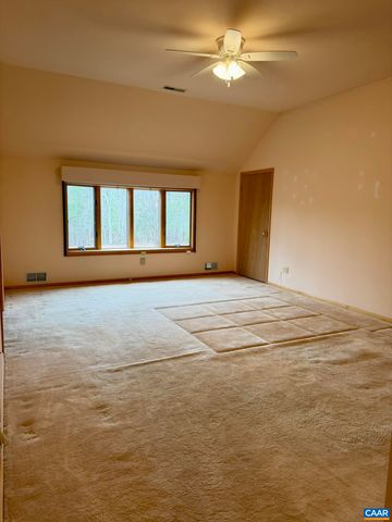 670 BABER LN, Scottsville, VA 24590