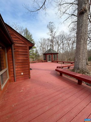 670 BABER LN, Scottsville, VA 24590