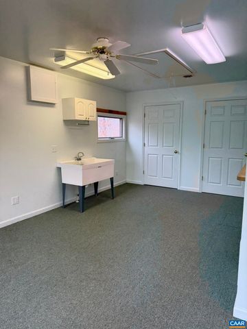 670 BABER LN, Scottsville, VA 24590