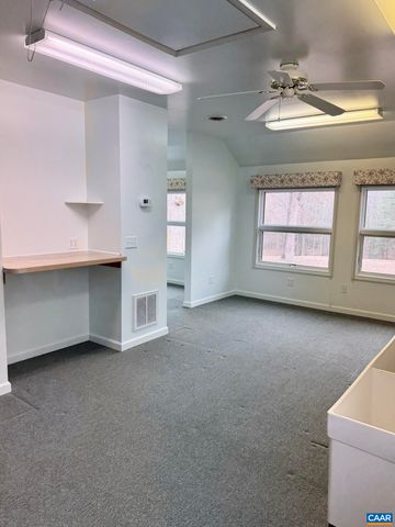 670 BABER LN, Scottsville, VA 24590