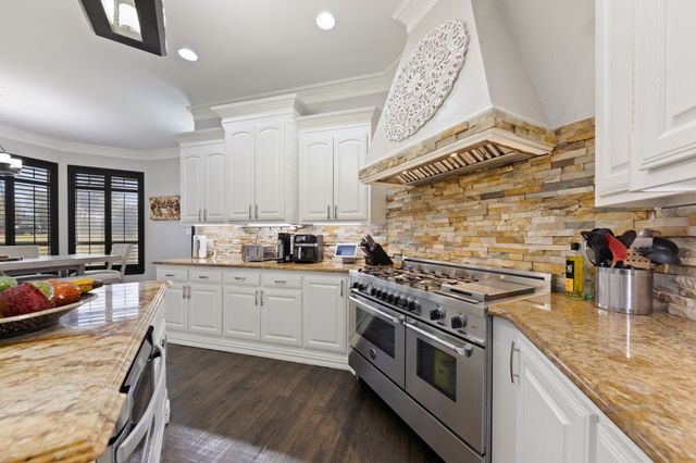 332 Sedona Falls Drive, Sunnyvale, TX 75182