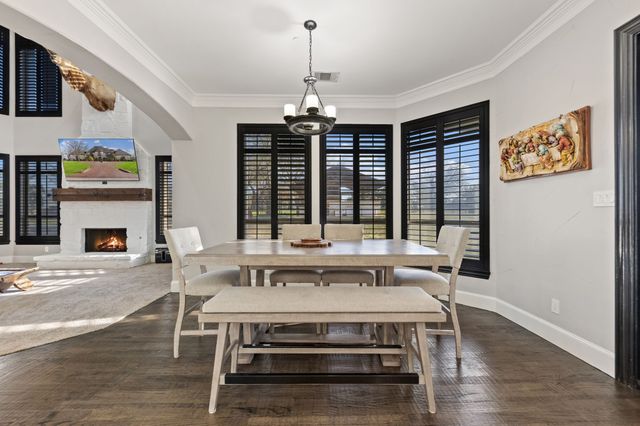 332 Sedona Falls Drive, Sunnyvale, TX 75182