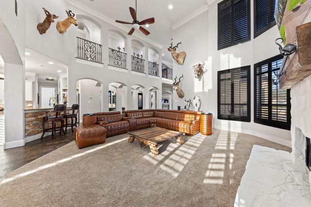 332 Sedona Falls Drive, Sunnyvale, TX 75182