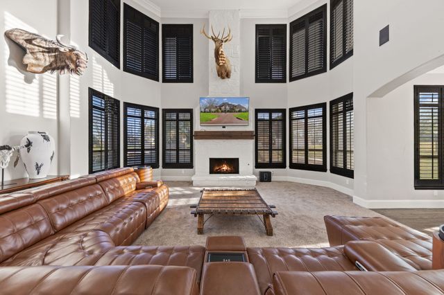 332 Sedona Falls Drive, Sunnyvale, TX 75182