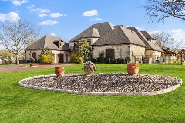 332 Sedona Falls Drive, Sunnyvale, TX 75182