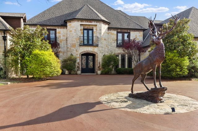 332 Sedona Falls Drive, Sunnyvale, TX 75182