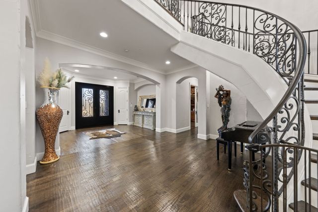 332 Sedona Falls Drive, Sunnyvale, TX 75182