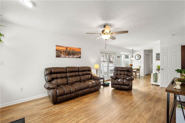 221 Arrowhead Ln, Nottingham, PA 15330