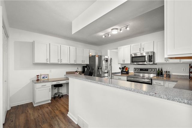 221 Arrowhead Ln, Nottingham, PA 15330