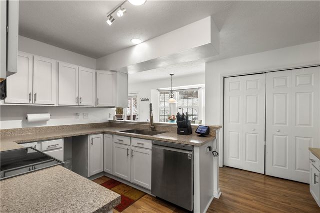 221 Arrowhead Ln, Nottingham, PA 15330